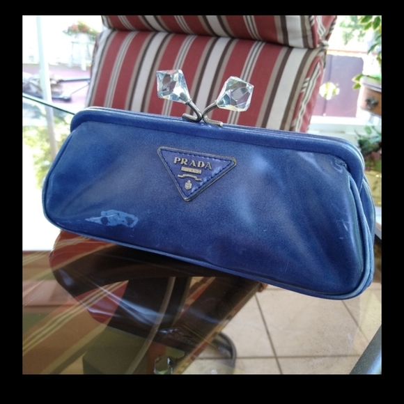 Out with the boring; in with the humor! Read on . . . 👜👚👠👛💍 - Picture 7 of 16